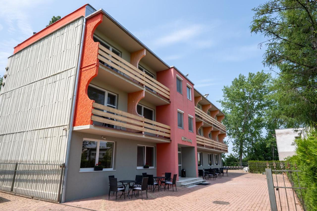 Rekreacne Stredisko Patince - Family Resort Exterior photo